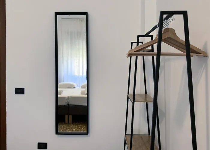 Escher's Penthouse On Nomentana