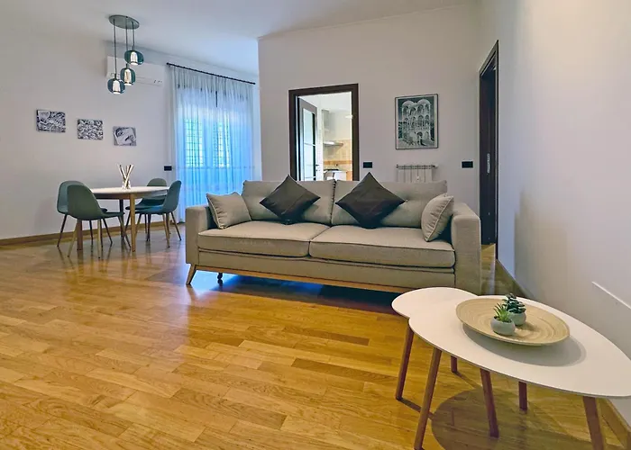 Escher's Penthouse On Nomentana Appartement